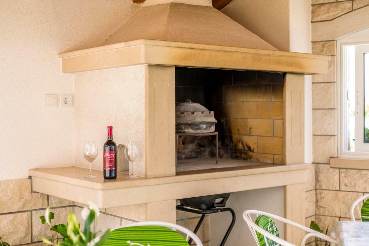 Apartments Petra Bol Zewnętrze zdjęcie